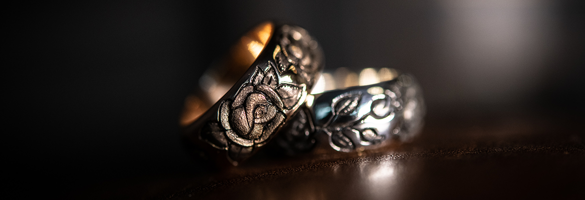 Reliefgravur mit Rosensujet